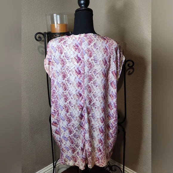 Dear John Thistle Shake Pink, Purple and Cream Short Sleeve Blouse. NWT - Picture 2 of 8